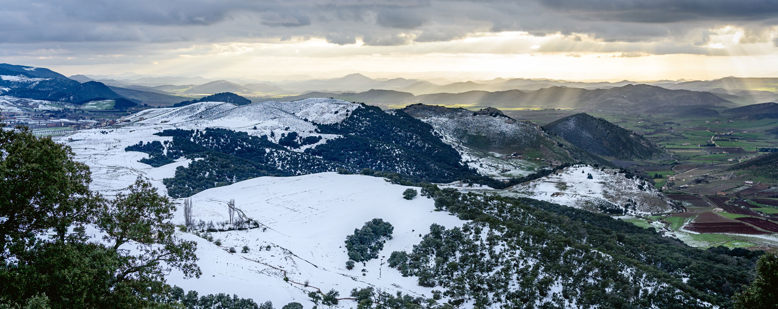 landscape-view-from-ifrane-morocco-over-snowy-mountains-luisa-puccini Ifrane’s Surrounding Areas